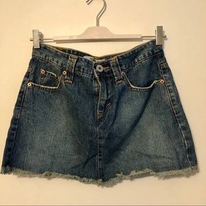 Levi’s Low Waist Denim Mini Skirt with Frayed Hem
